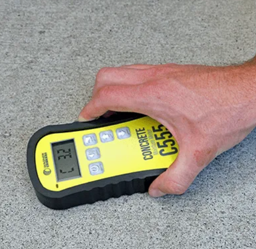 Moisture meter for rapid surface screening